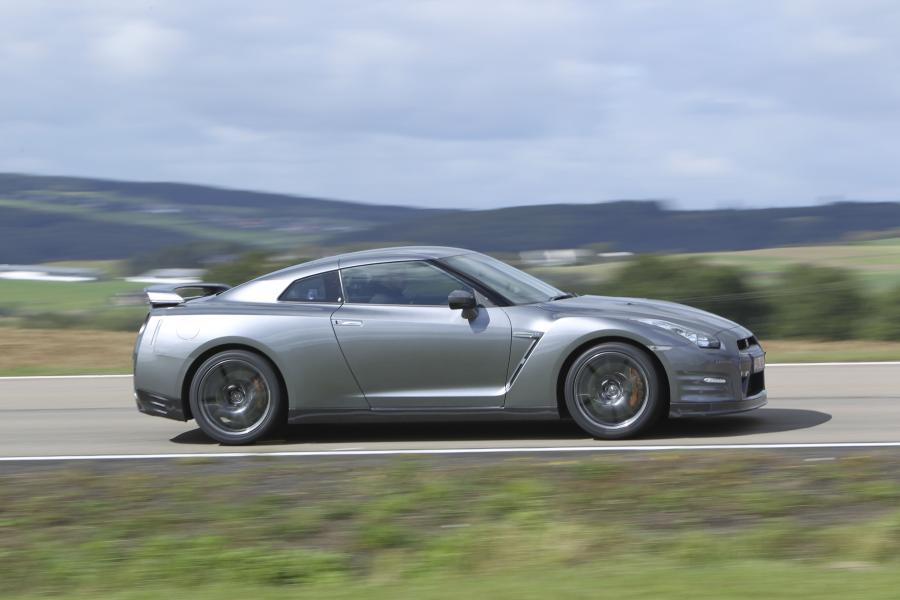  Nissan GT-R 2013 года  (EU) (фото 63 из 69)